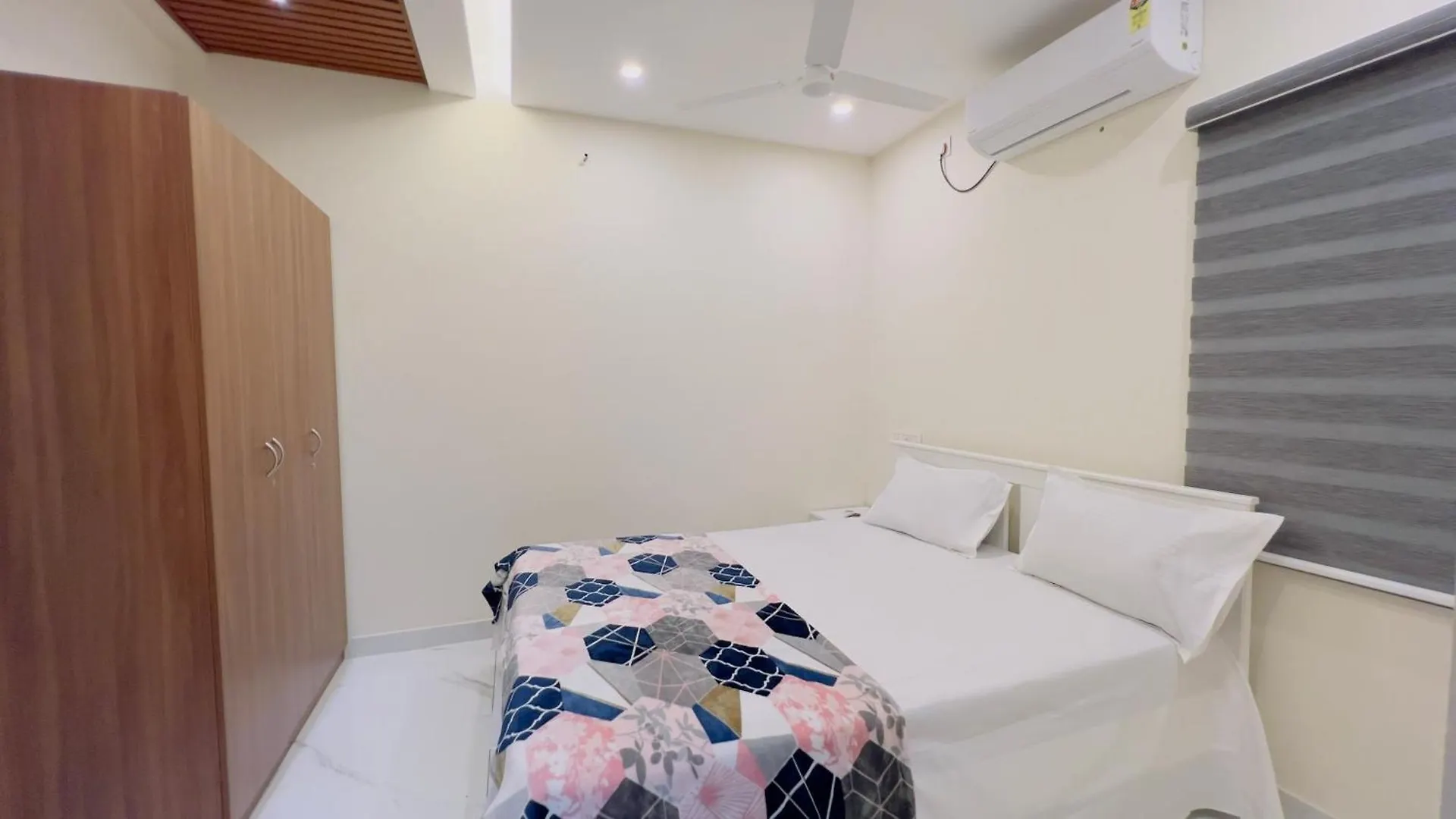 דירות Kochi Izel Casa